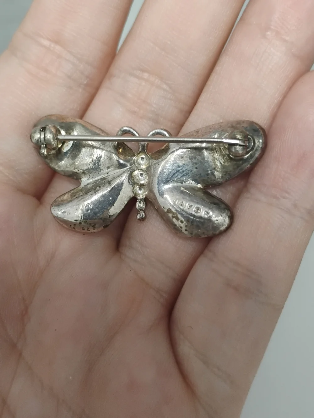 Vintage 2000s Y2K Avon Rhinestone Embellished Butterfly Pin Brooch - Picture 2 of 2